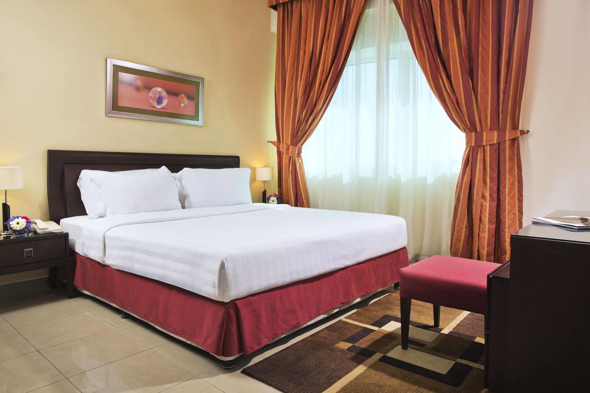 Time Crystal Hotel Apartment Dubai Exteriör bild