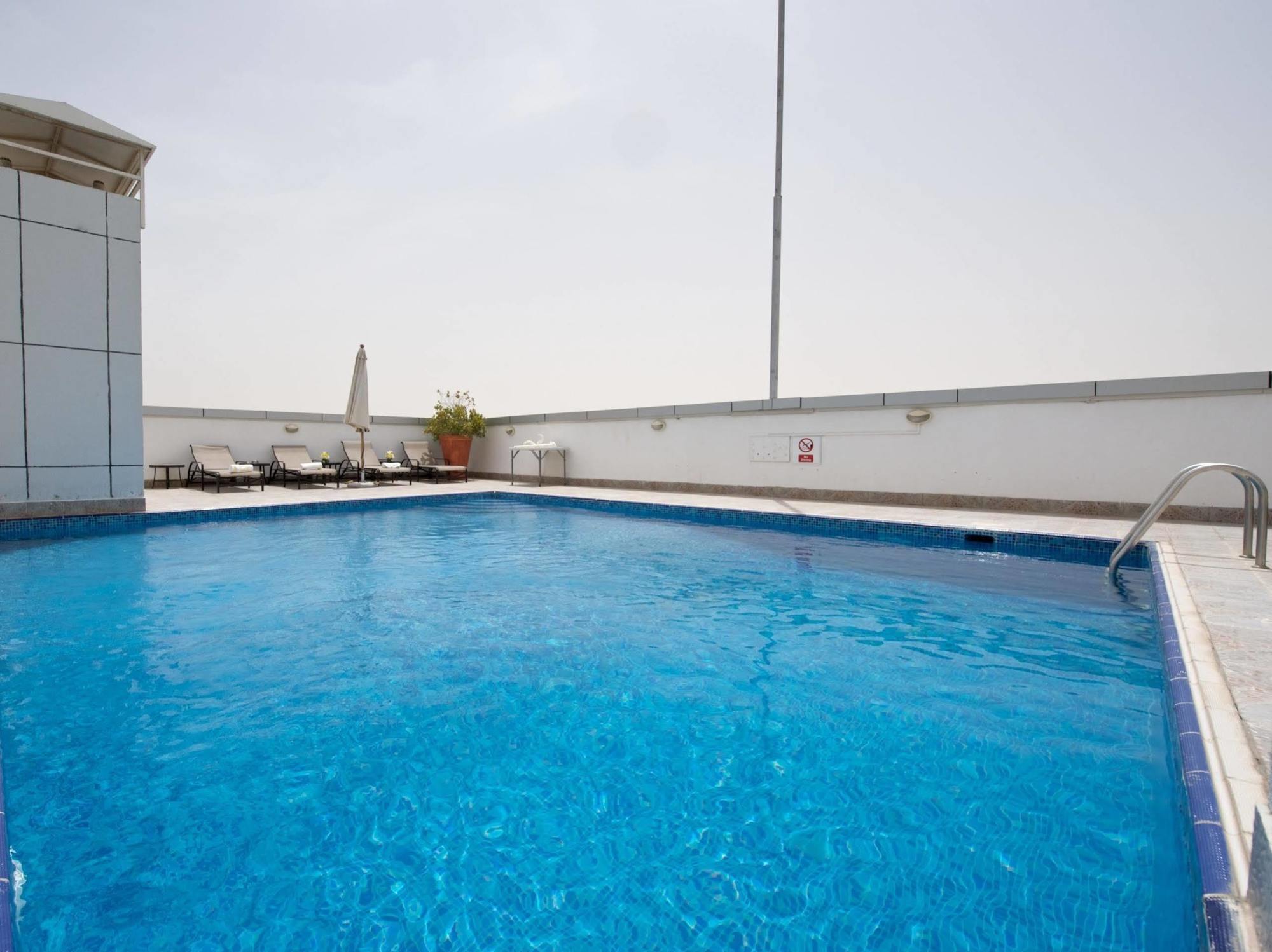 Time Crystal Hotel Apartment Dubai Exteriör bild