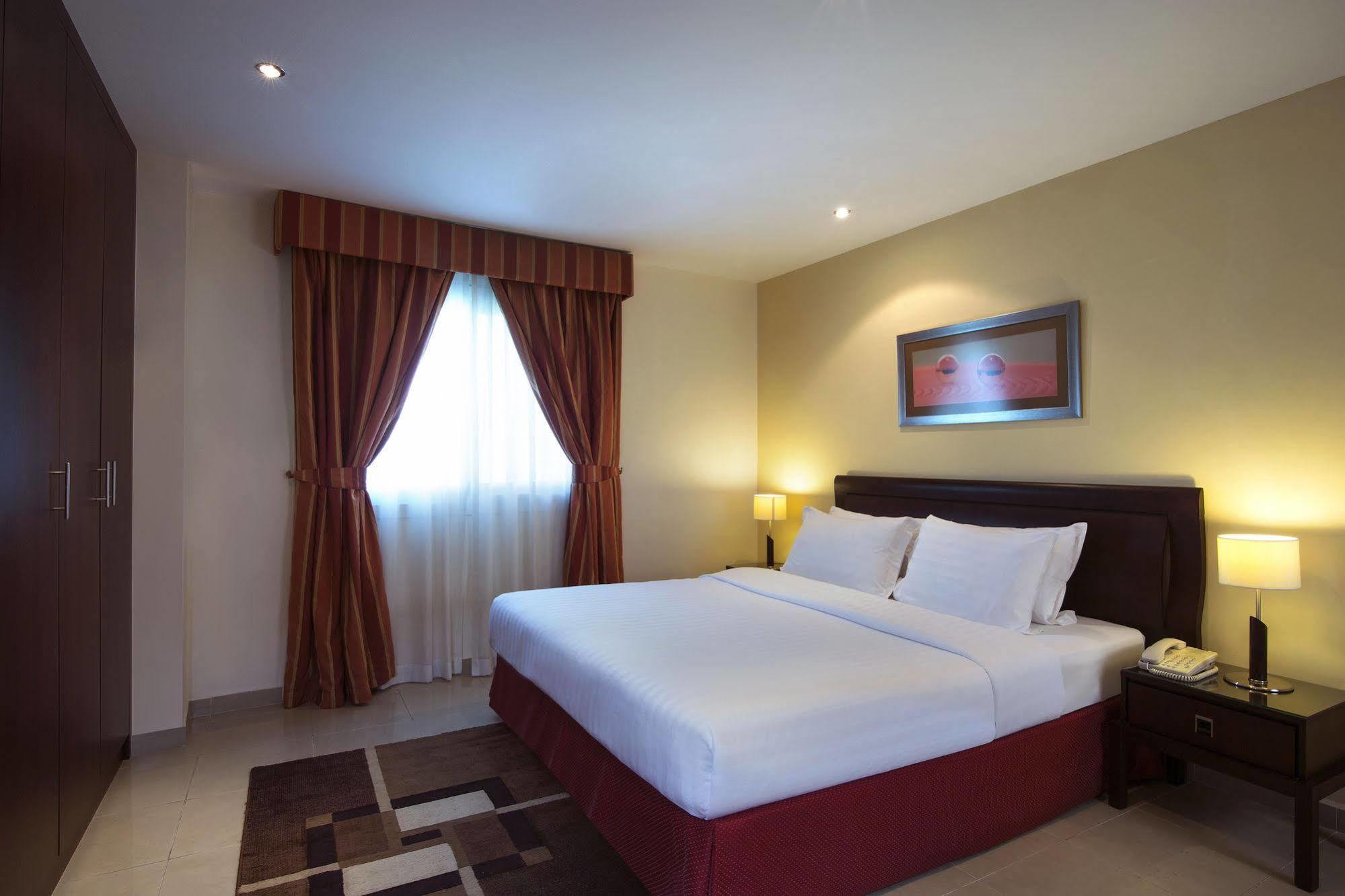 Time Crystal Hotel Apartment Dubai Exteriör bild